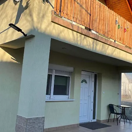 Lena Vendeghaz * Balatonfenyves
